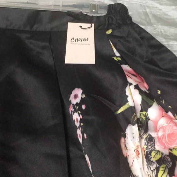 Floral Black Skirt - Picture 2 of 3